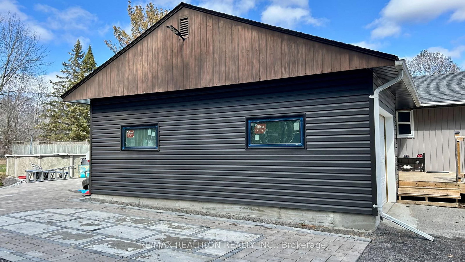 Detached House for sale at 62 Hillcrest Drive, Quinte West, Ontario, K8V 0M6 - Murray Ward - MLS: X12965050