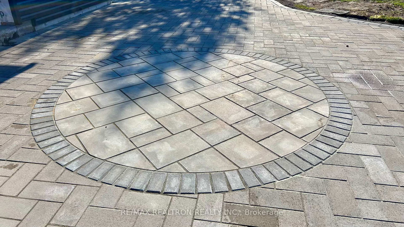 Detached House for sale at 62 Hillcrest Drive, Quinte West, Ontario, K8V 0M6 - Murray Ward - MLS: X12965050