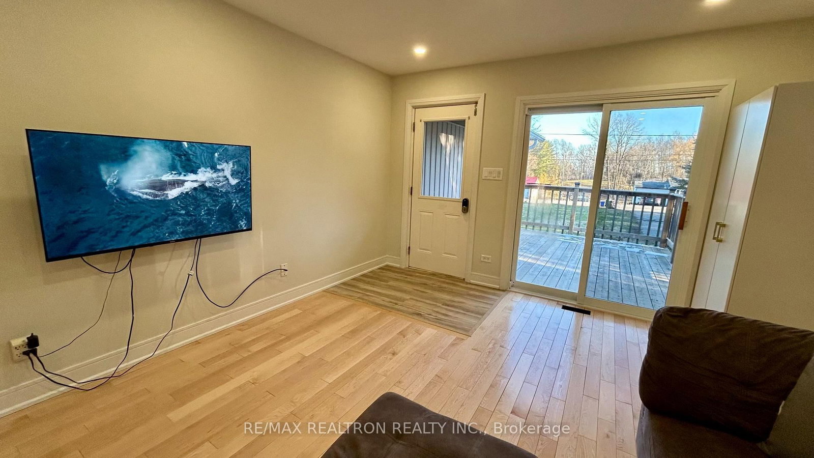 Detached House for sale at 62 Hillcrest Drive, Quinte West, Ontario, K8V 0M6 - Murray Ward - MLS: X12965050