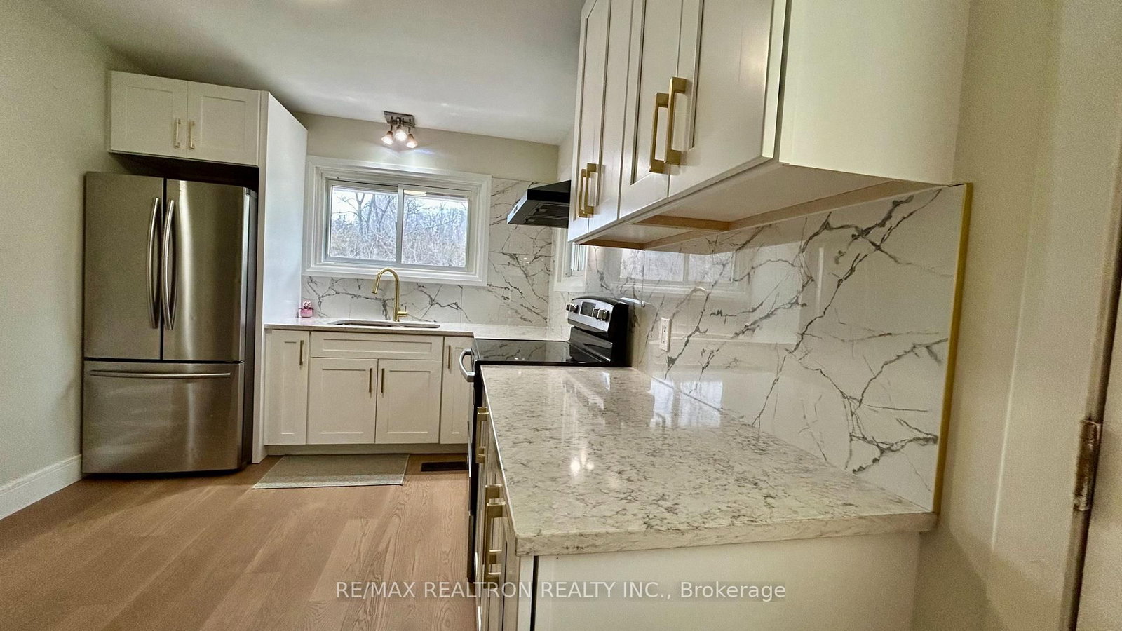 Detached House for sale at 62 Hillcrest Drive, Quinte West, Ontario, K8V 0M6 - Murray Ward - MLS: X12965050