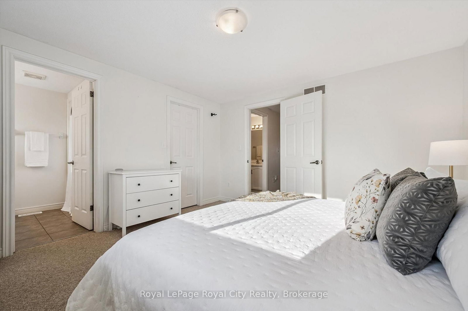 361 Arkell Road, Unit 6 - Photo 17