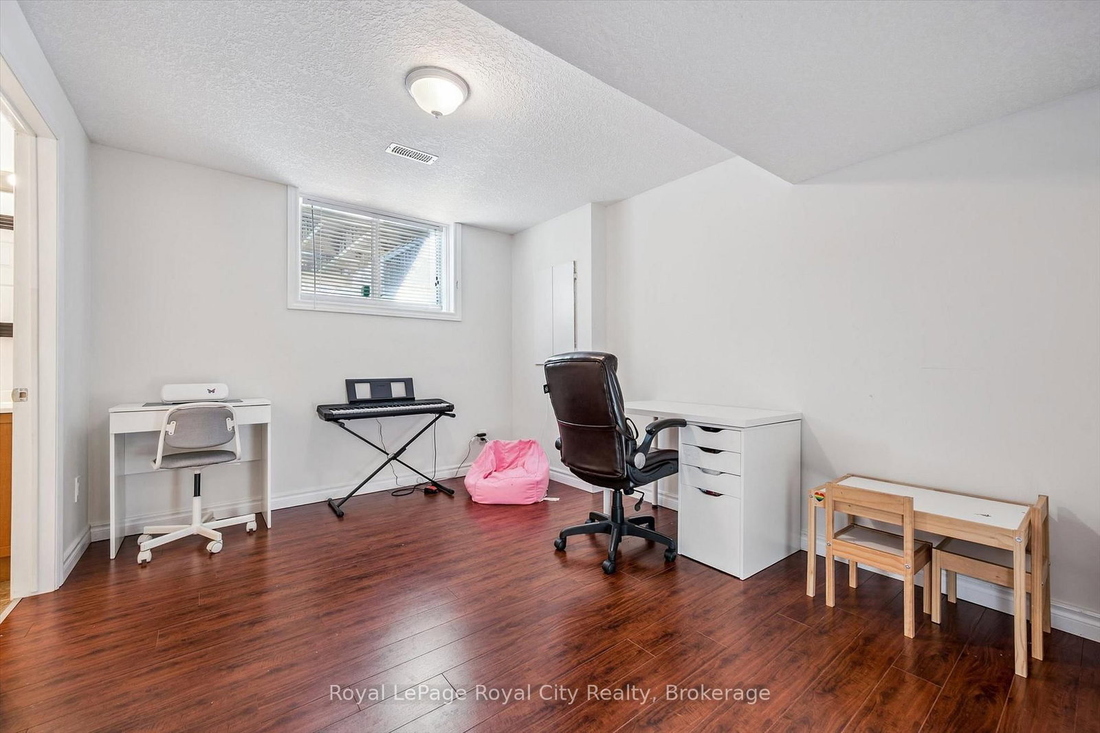 361 Arkell Road, Unit 6 - Photo 25