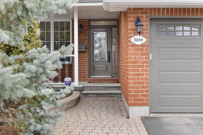 5849 Gladewoods Pl, Ottawa, K1W 1G6 | Image 2