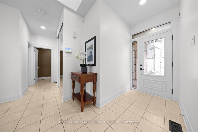 5849 Gladewoods Pl, Ottawa, K1W 1G6 | Image 3
