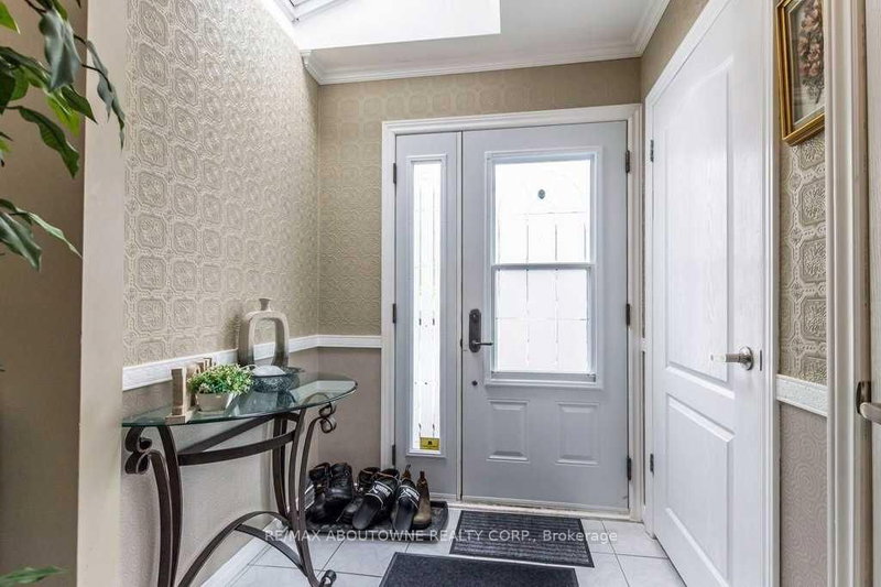 Upper - 50 Ridgewood Ave, Guelph, N1H 6C5 | Image 3