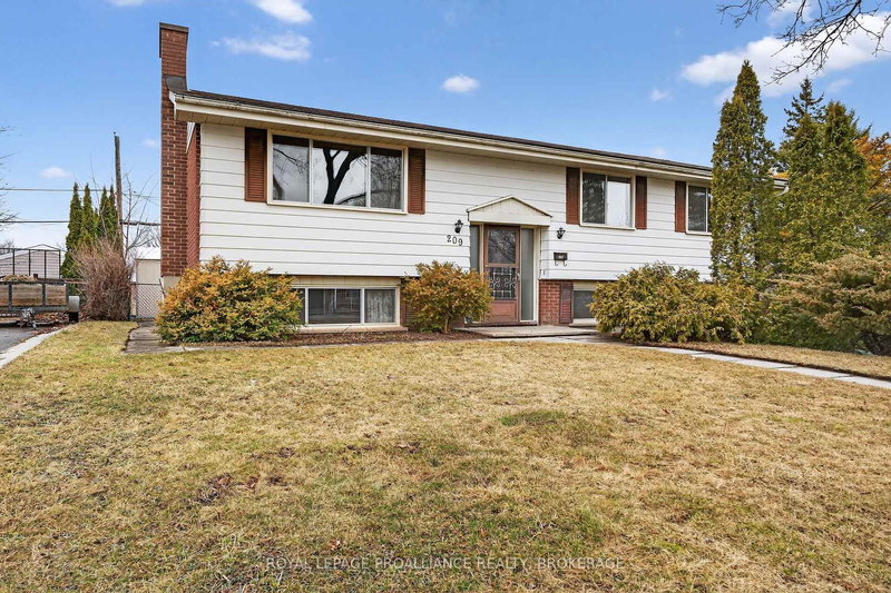 209 Glen Castle Rd, Kingston, K7M 4N7 | Image 2