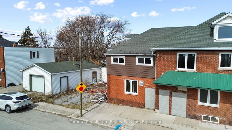 180 Fares St, Port Colborne, L3K 1W4 | Image 2