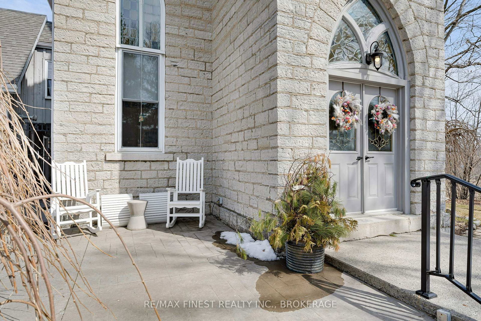 Listing Image 4