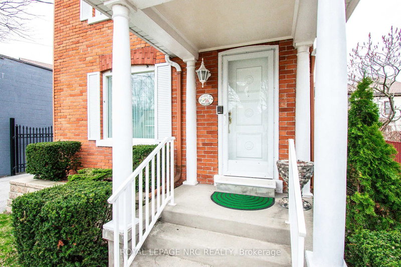 111 Lake St, St. Catharines, L2R 5X7 | Image 2