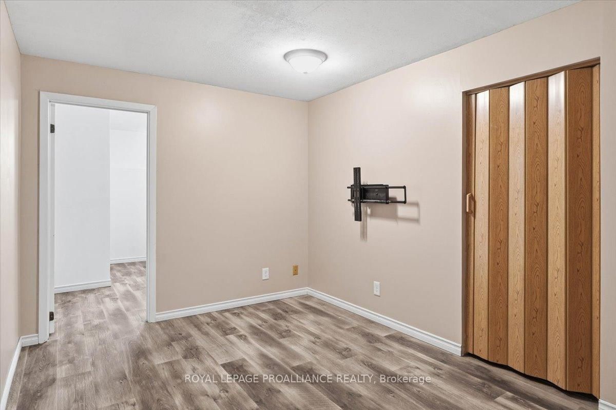 Detached House for sale at 8 Loraine Avenue, Quinte West, Ontario, K8V 6M1 - Trenton Ward - MLS: X12965690