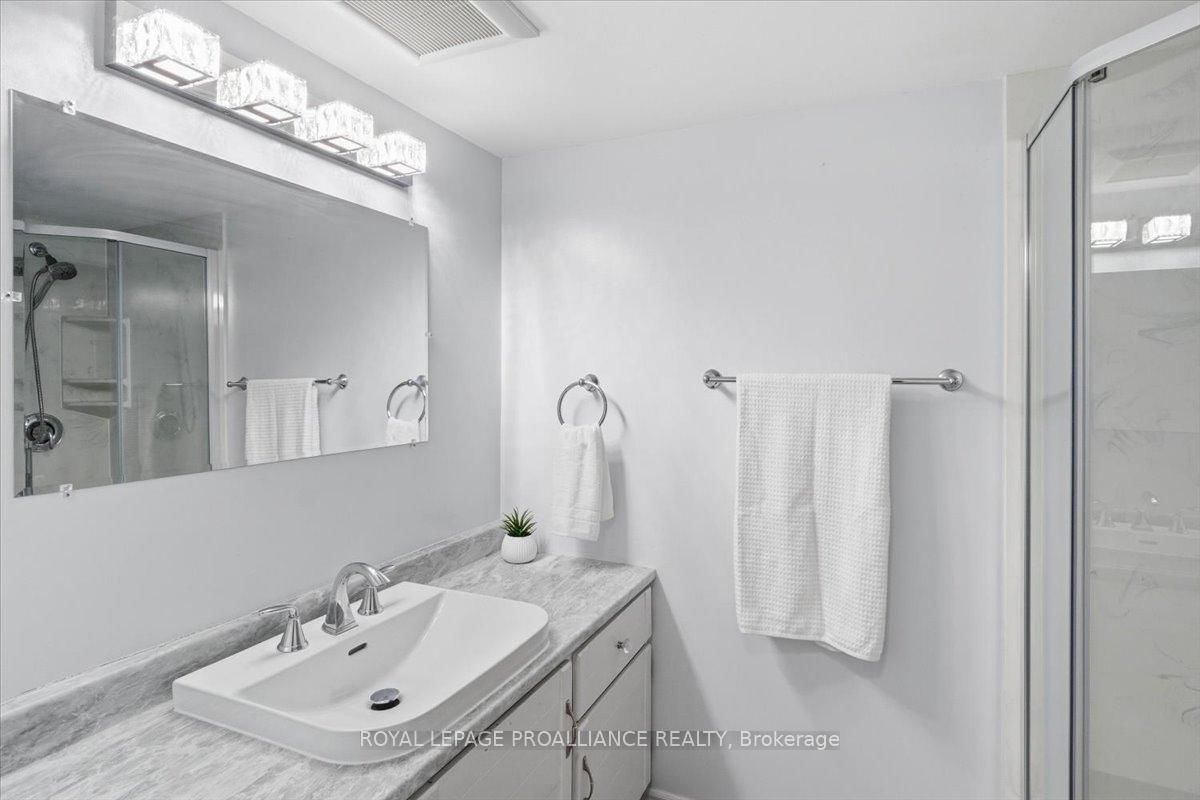 Detached House for sale at 8 Loraine Avenue, Quinte West, Ontario, K8V 6M1 - Trenton Ward - MLS: X12965690