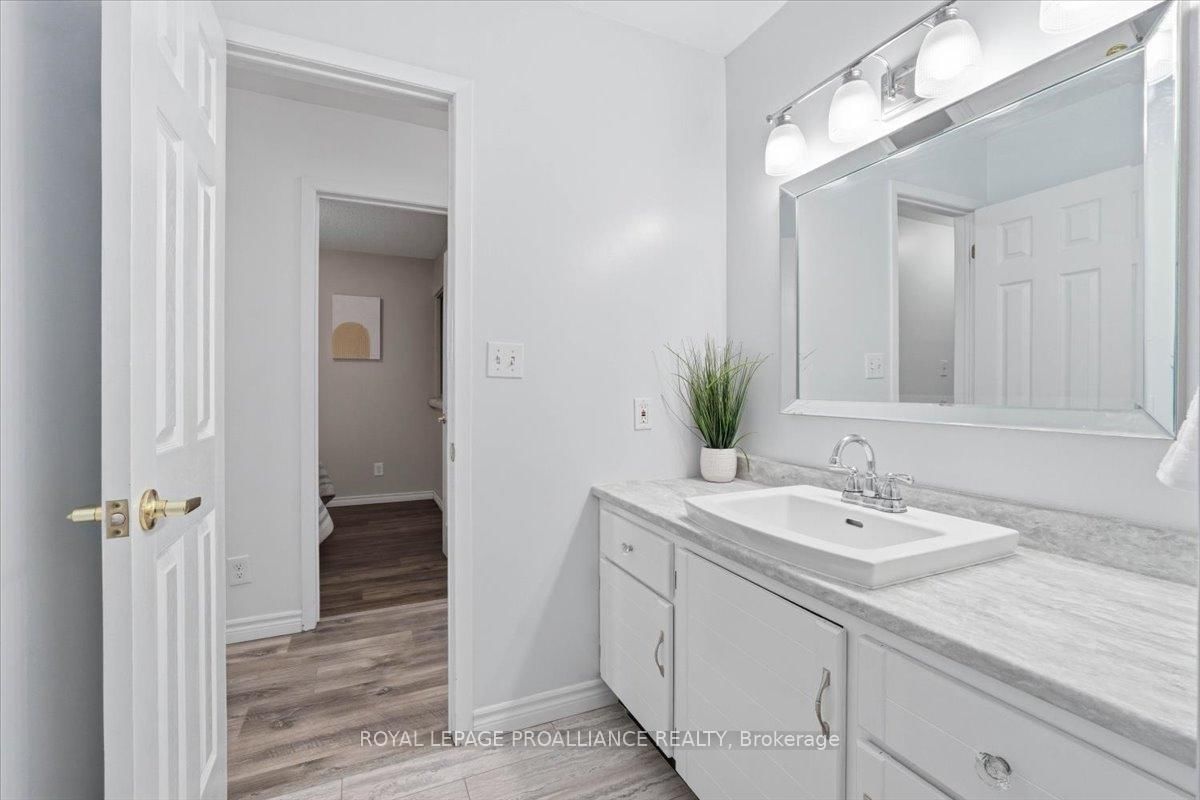 Detached House for sale at 8 Loraine Avenue, Quinte West, Ontario, K8V 6M1 - Trenton Ward - MLS: X12965690