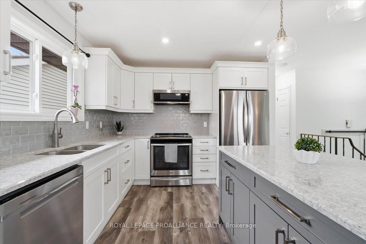 Detached House for sale at 8 Loraine Avenue, Quinte West, Ontario, K8V 6M1 - Trenton Ward - MLS: X12965690