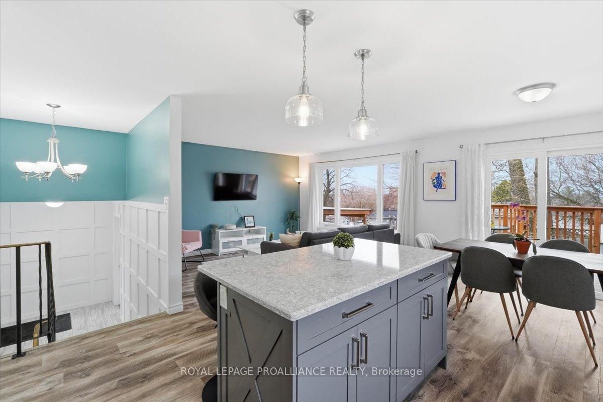 Detached House for sale at 8 Loraine Avenue, Quinte West, Ontario, K8V 6M1 - Trenton Ward - MLS: X12965690