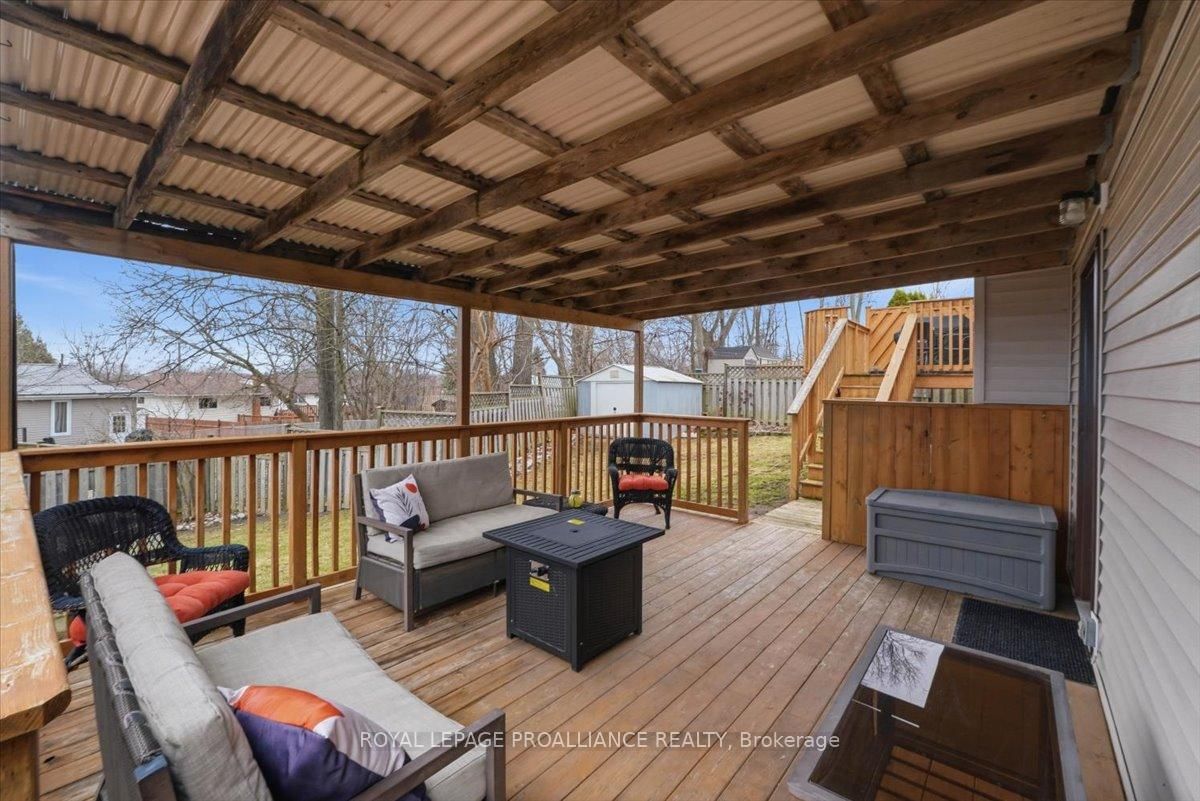 Detached House for sale at 8 Loraine Avenue, Quinte West, Ontario, K8V 6M1 - Trenton Ward - MLS: X12965690