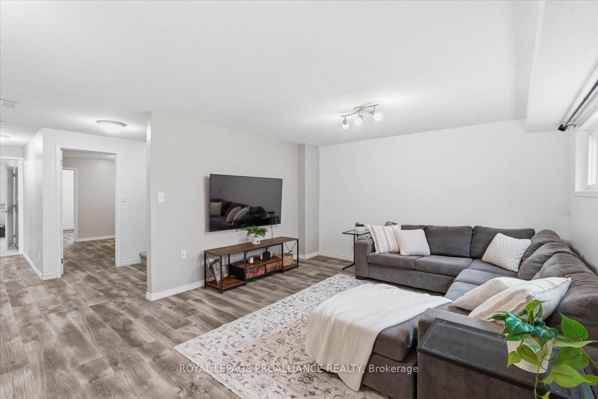 Detached House for sale at 8 Loraine Avenue, Quinte West, Ontario, K8V 6M1 - Trenton Ward - MLS: X12965690