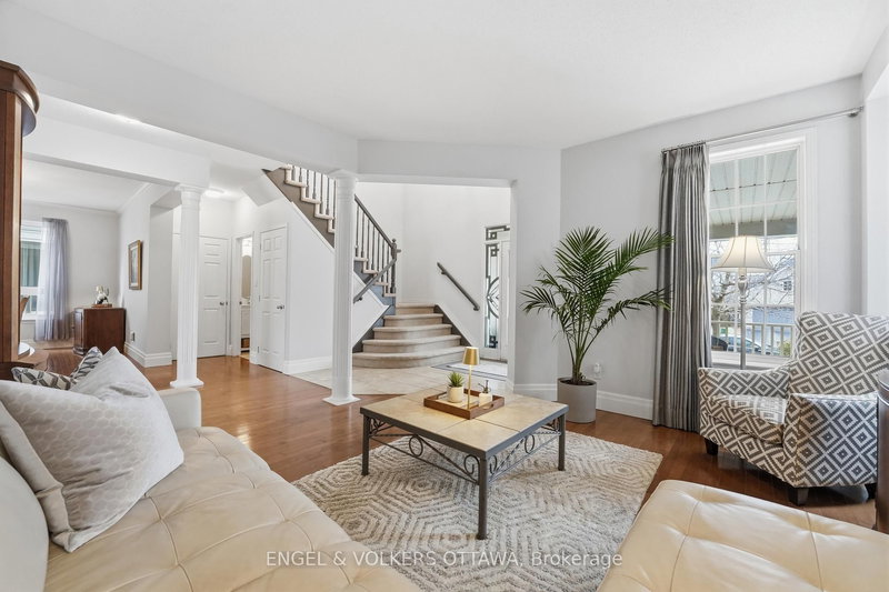 31 Leatherwood Cres, Ottawa, K2J 4X9 | Image 2