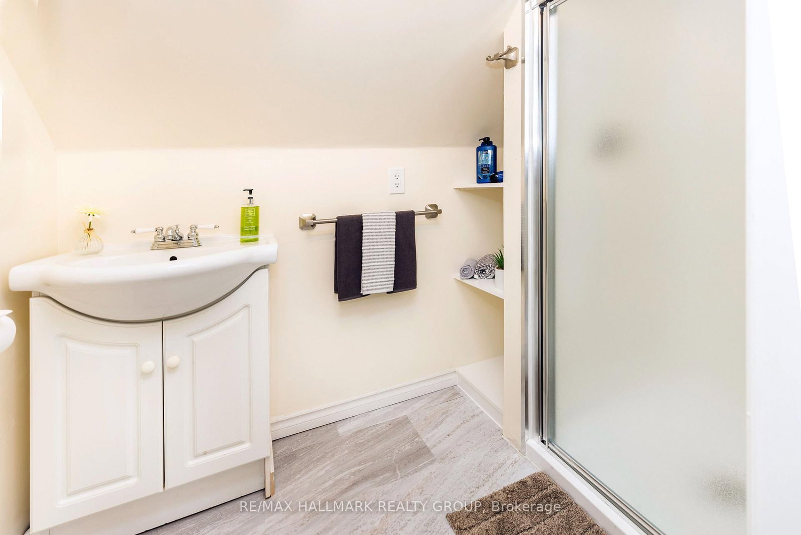 456 BRONSON Avenue, Unit 2 - Photo 15