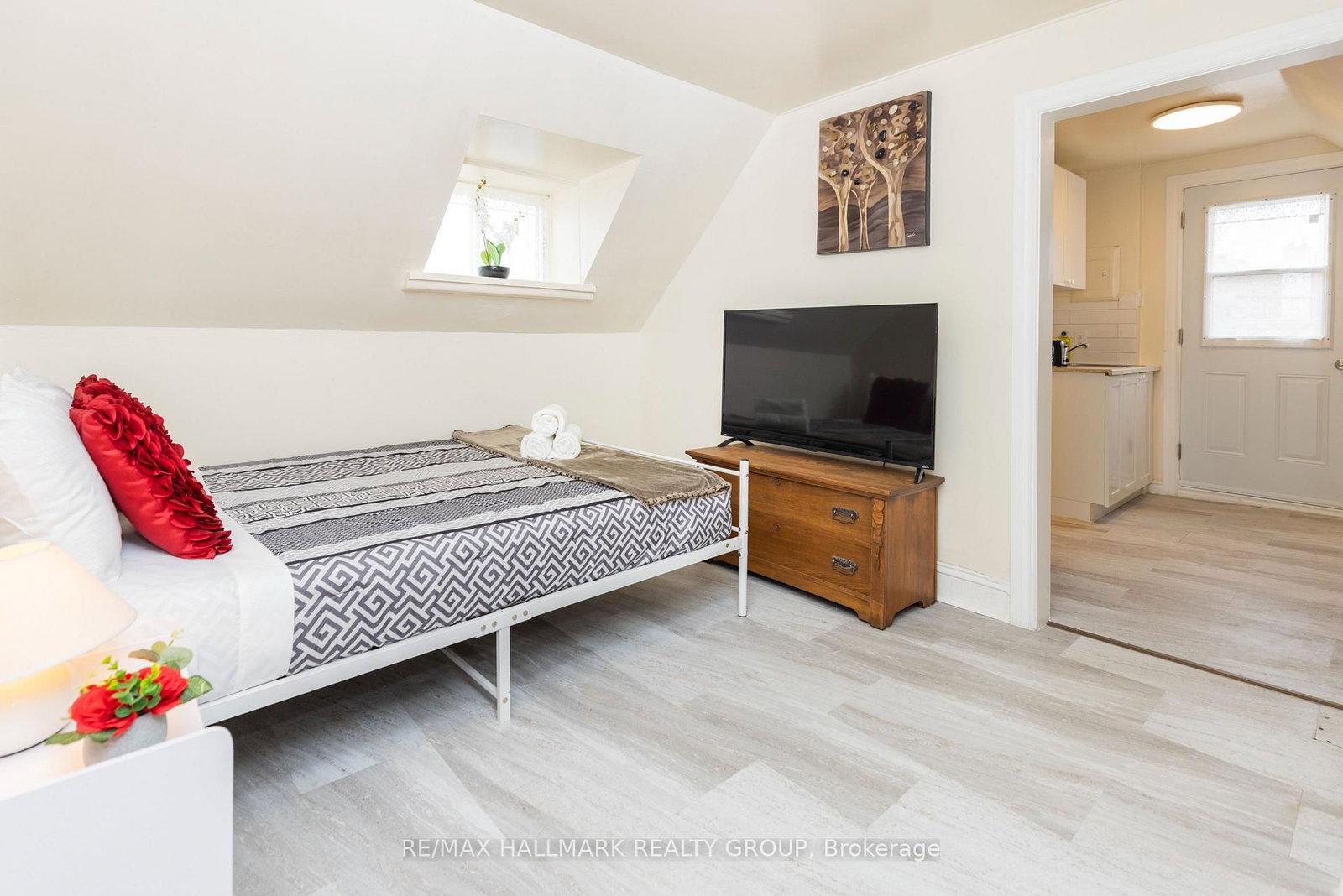 456 BRONSON Avenue, Unit 2 - Photo 2