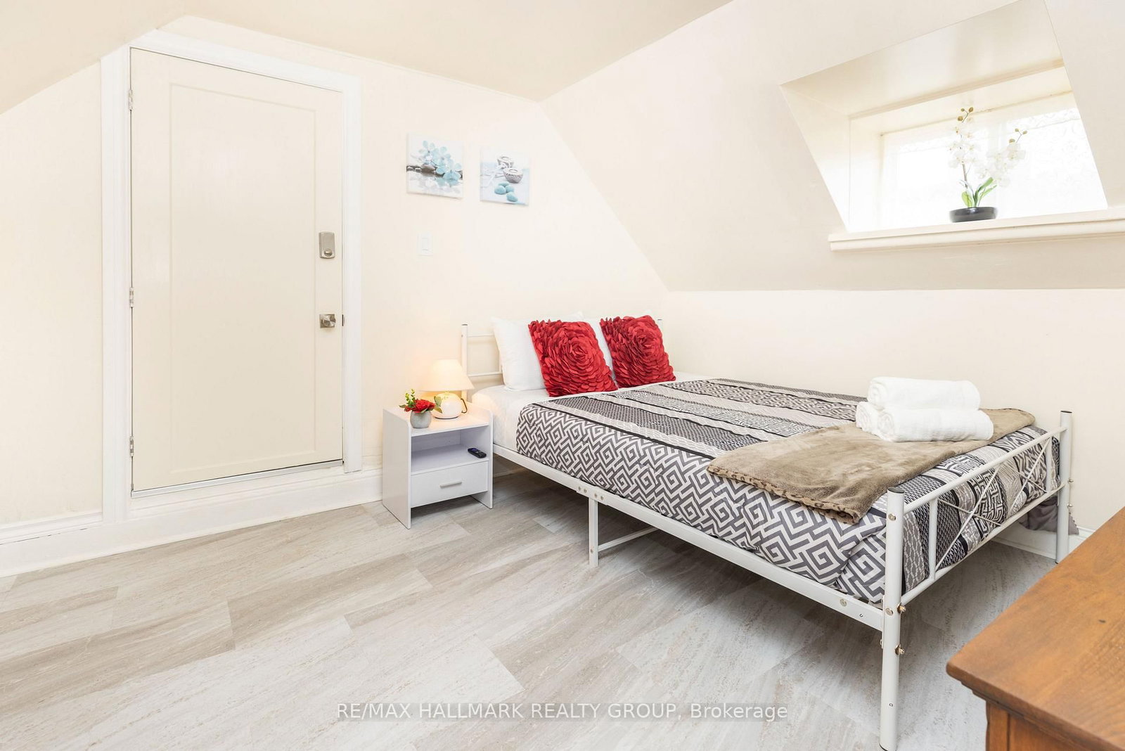 456 BRONSON Avenue, Unit 2 - Photo 3