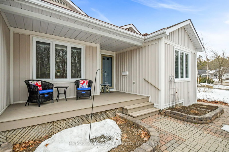 102 PINERIDGE Gate, Gravenhurst, P1P 1Z2 | Image 2