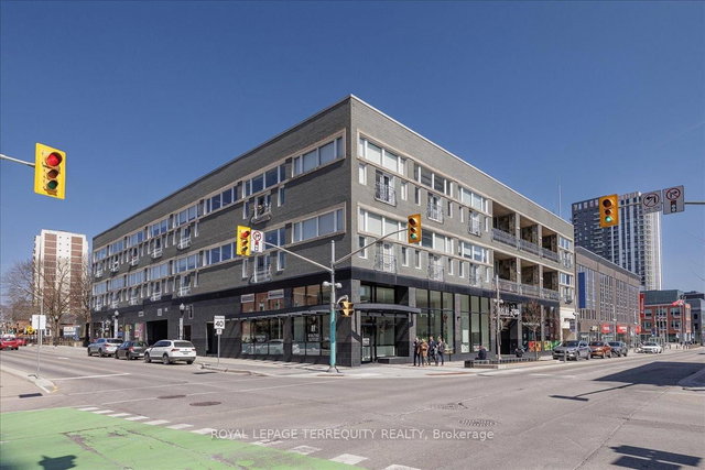 301 - 276 King Street W