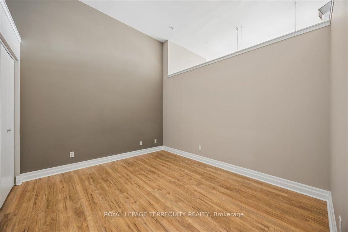 276 King Street W, Unit 301 - Photo 12