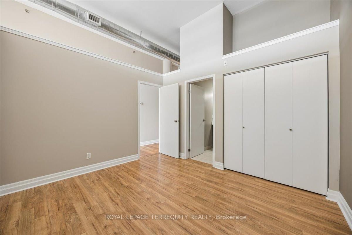 276 King Street W, Unit 301 - Photo 14