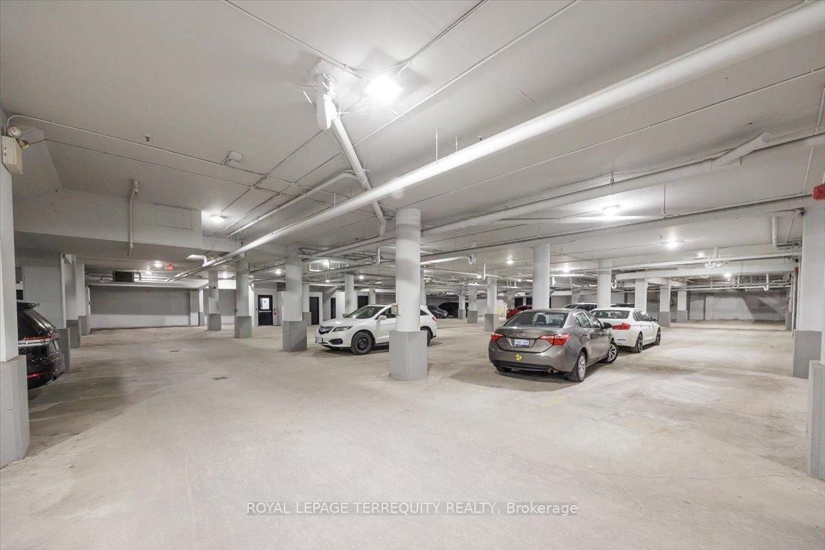 276 King Street W, Unit 301 - Photo 29