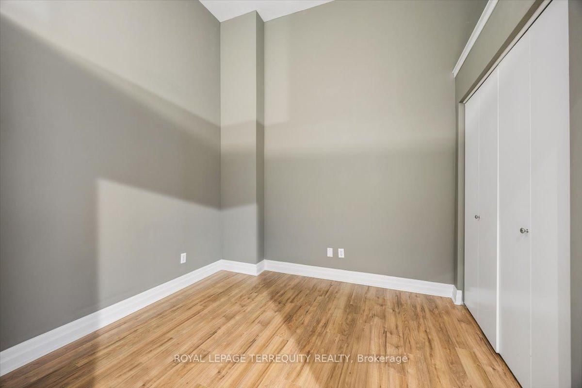 276 King Street W, Unit 301 - Photo 8