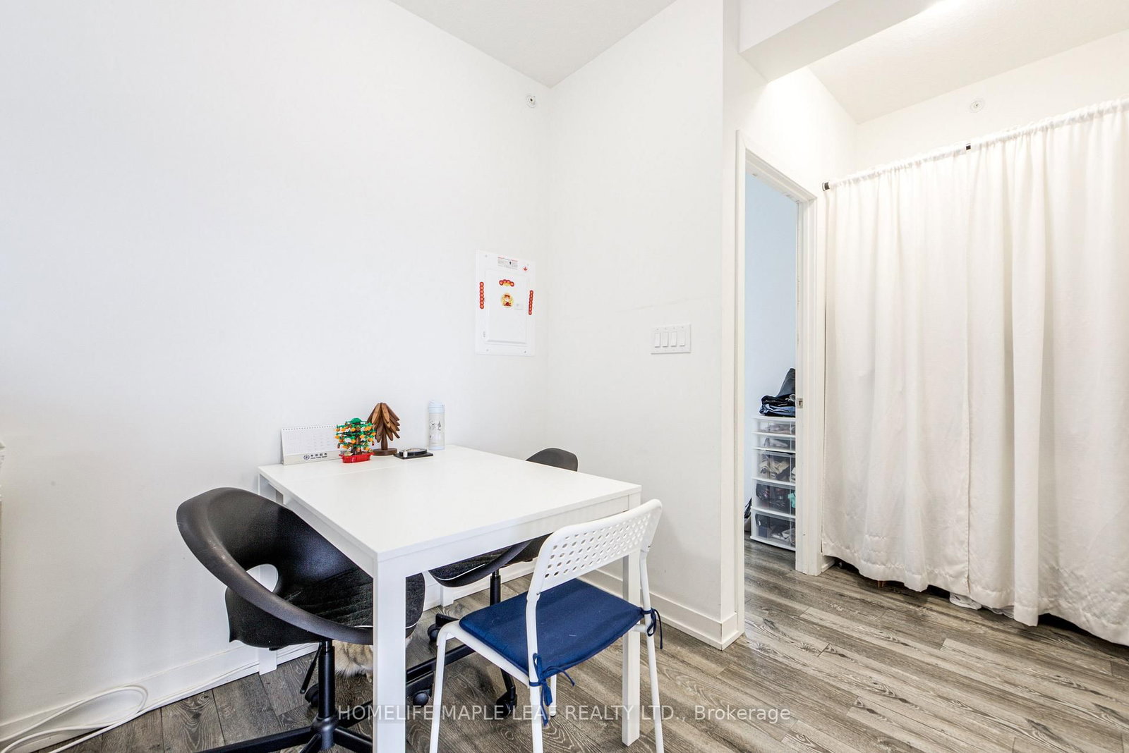 128 King Street N, Unit 1402 - Photo 21