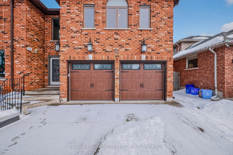 41 Candor Cres, Hamilton, L8E 4X6 | Image 3