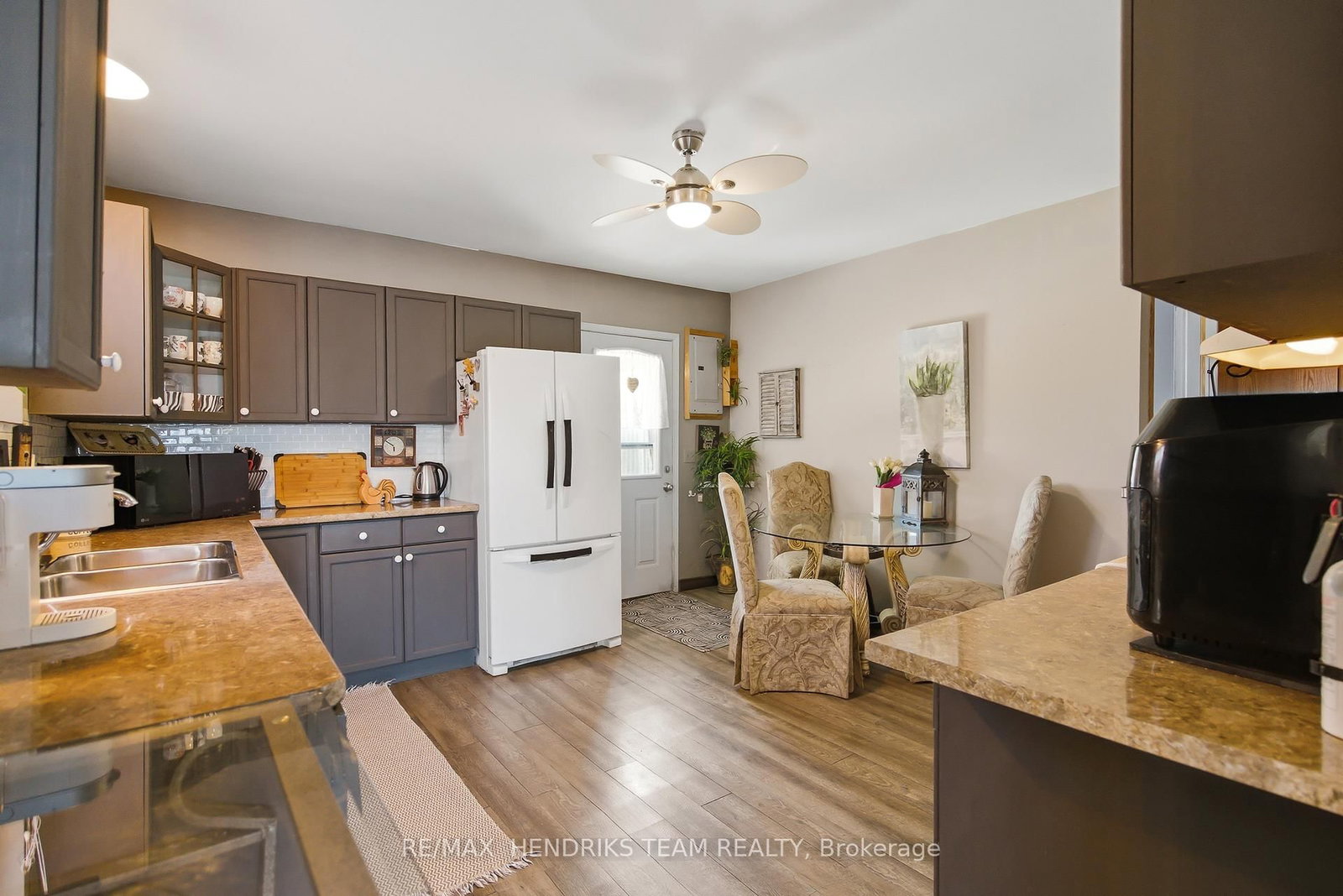 Detached House for sale at 229 Jarvis Street, Fort Erie, Ontario, L2A 2S7 - Central - MLS: X12966102