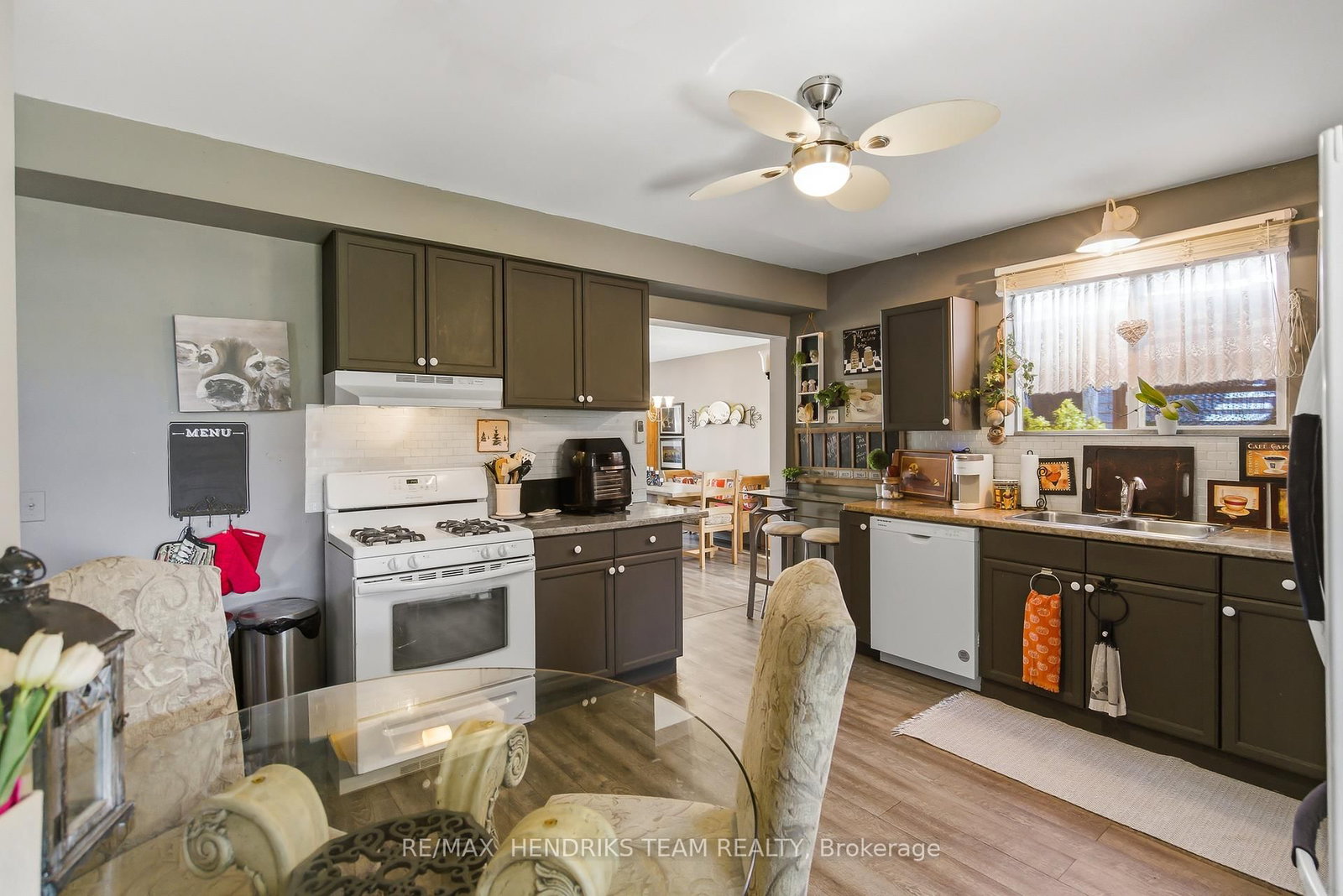 Detached House for sale at 229 Jarvis Street, Fort Erie, Ontario, L2A 2S7 - Central - MLS: X12966102