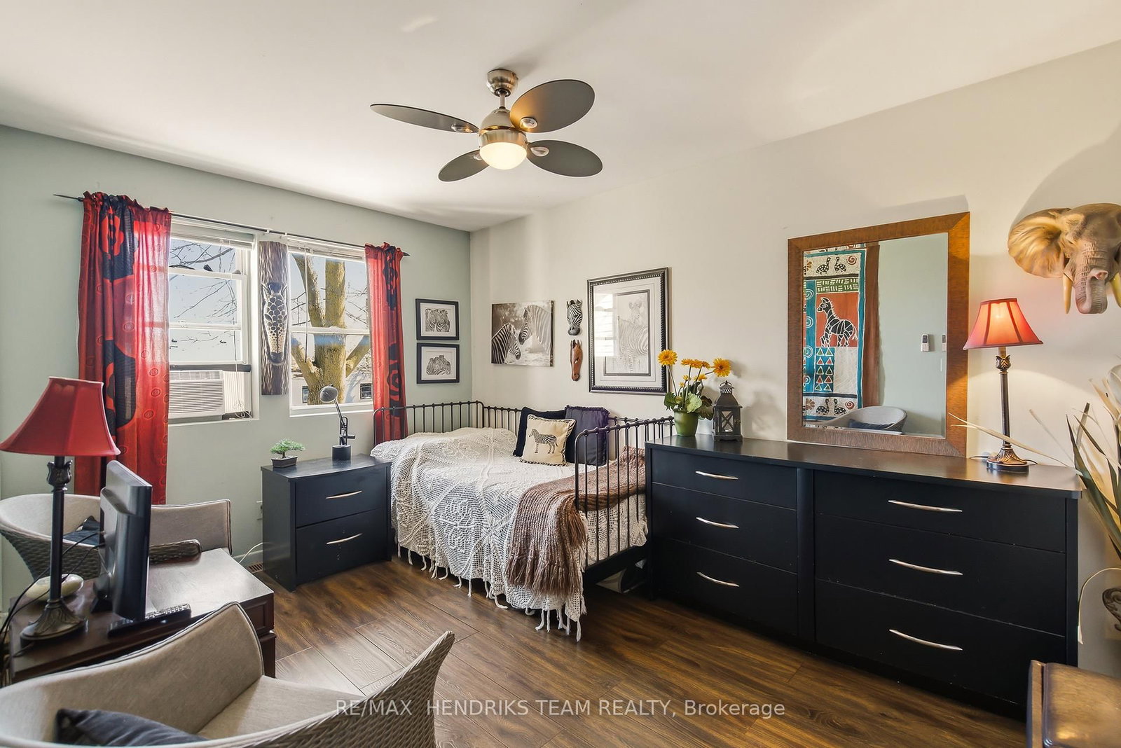 Detached House for sale at 229 Jarvis Street, Fort Erie, Ontario, L2A 2S7 - Central - MLS: X12966102