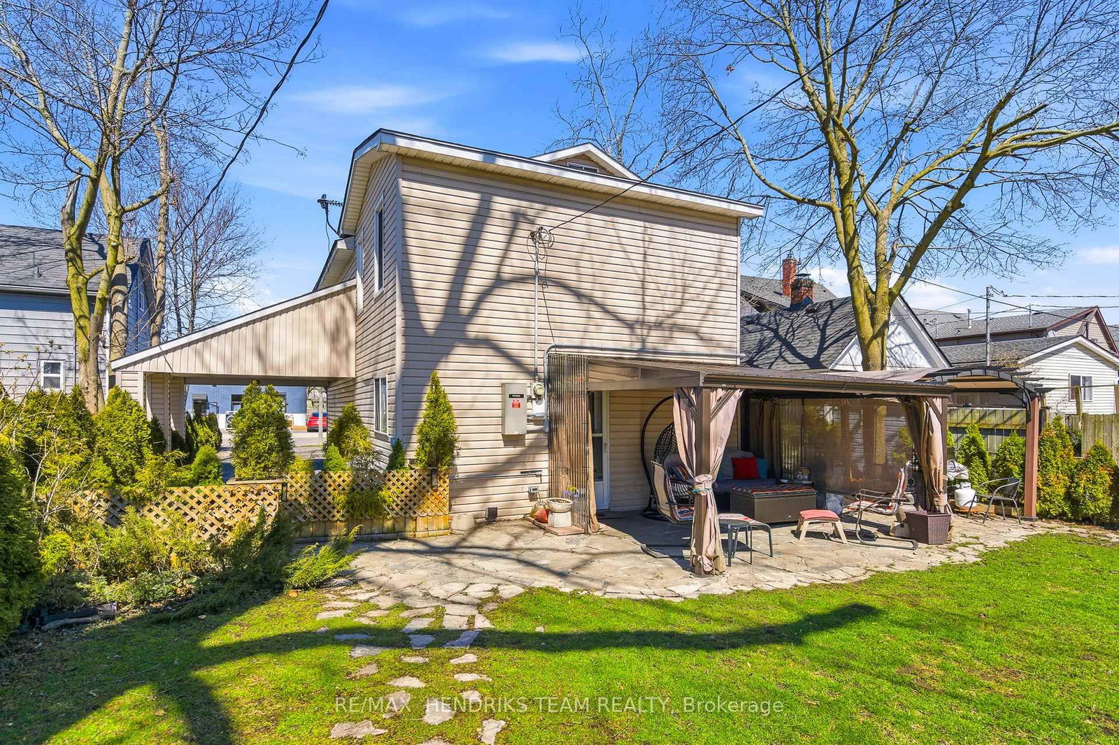 Detached House for sale at 229 Jarvis Street, Fort Erie, Ontario, L2A 2S7 - Central - MLS: X12966102