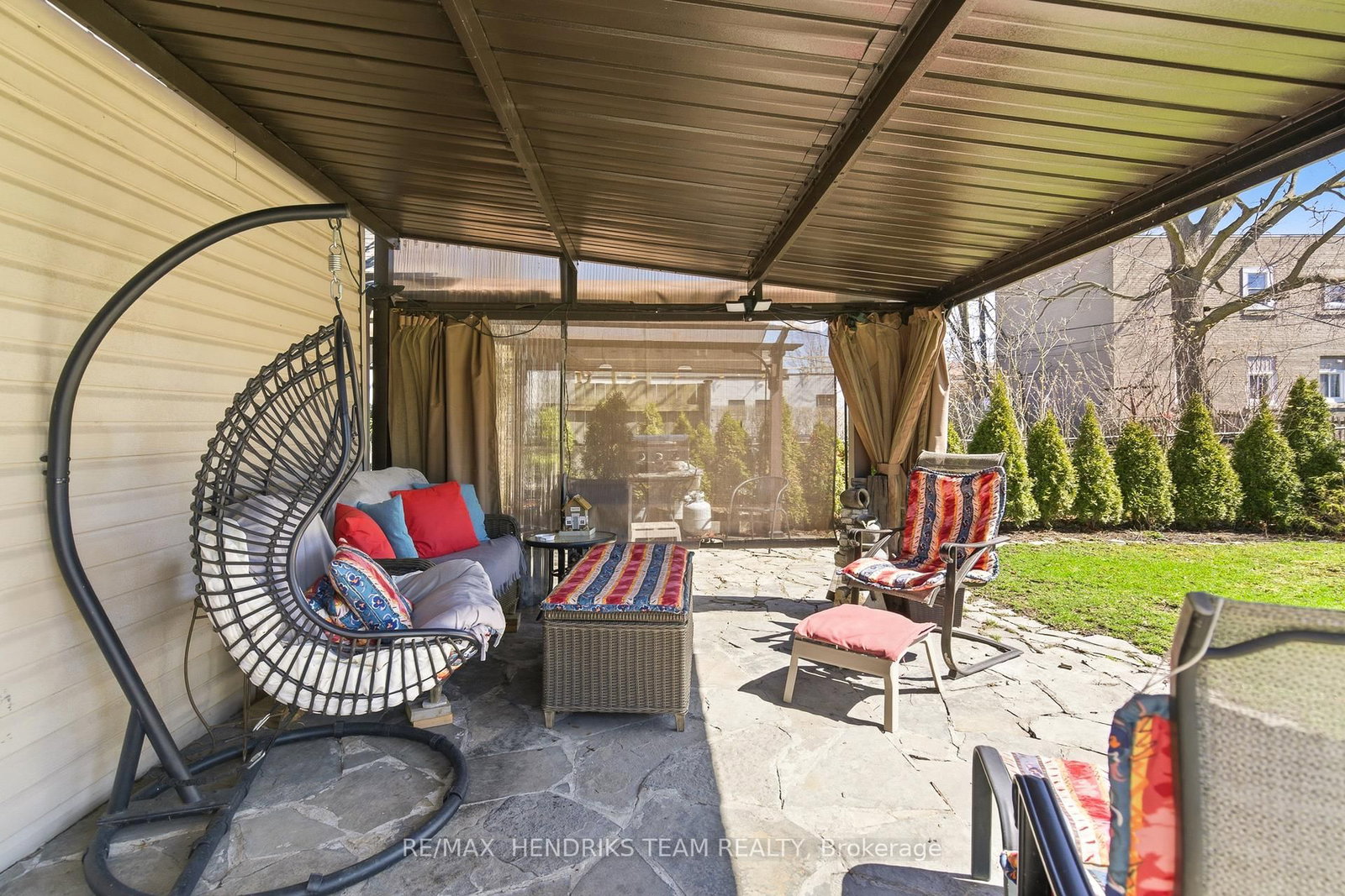 Detached House for sale at 229 Jarvis Street, Fort Erie, Ontario, L2A 2S7 - Central - MLS: X12966102