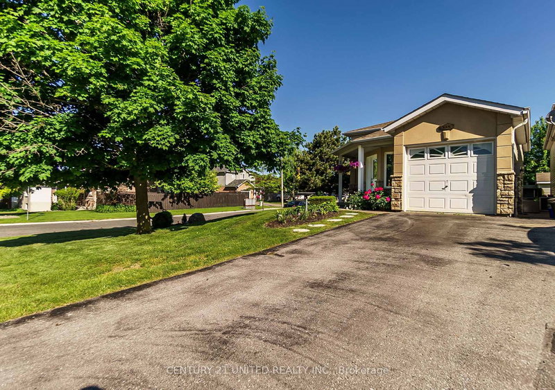 626 Trailview Dr, Peterborough, K9J 8P3 | Image 2