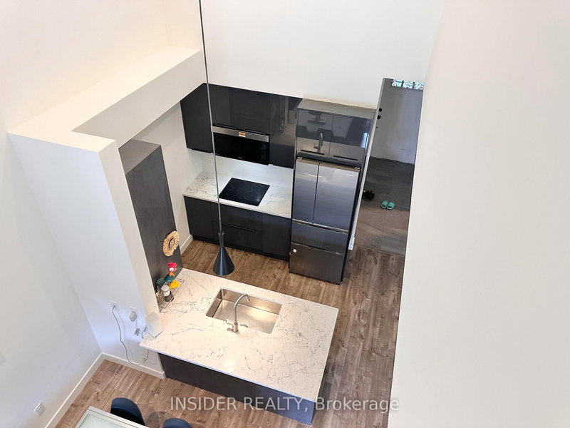 303 - 10 Beausoleil Lane, Blue Mountains, L9Y 2X5 | Image 3