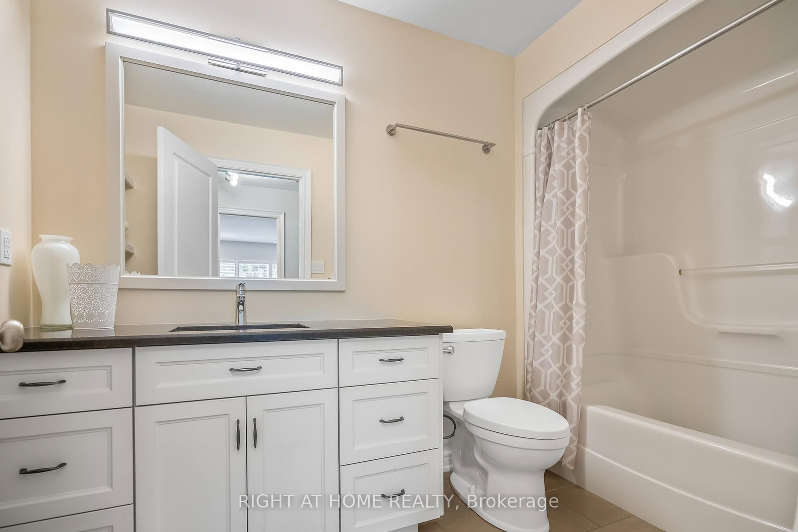 88 Lakeport Road, Unit 33 - Photo 25