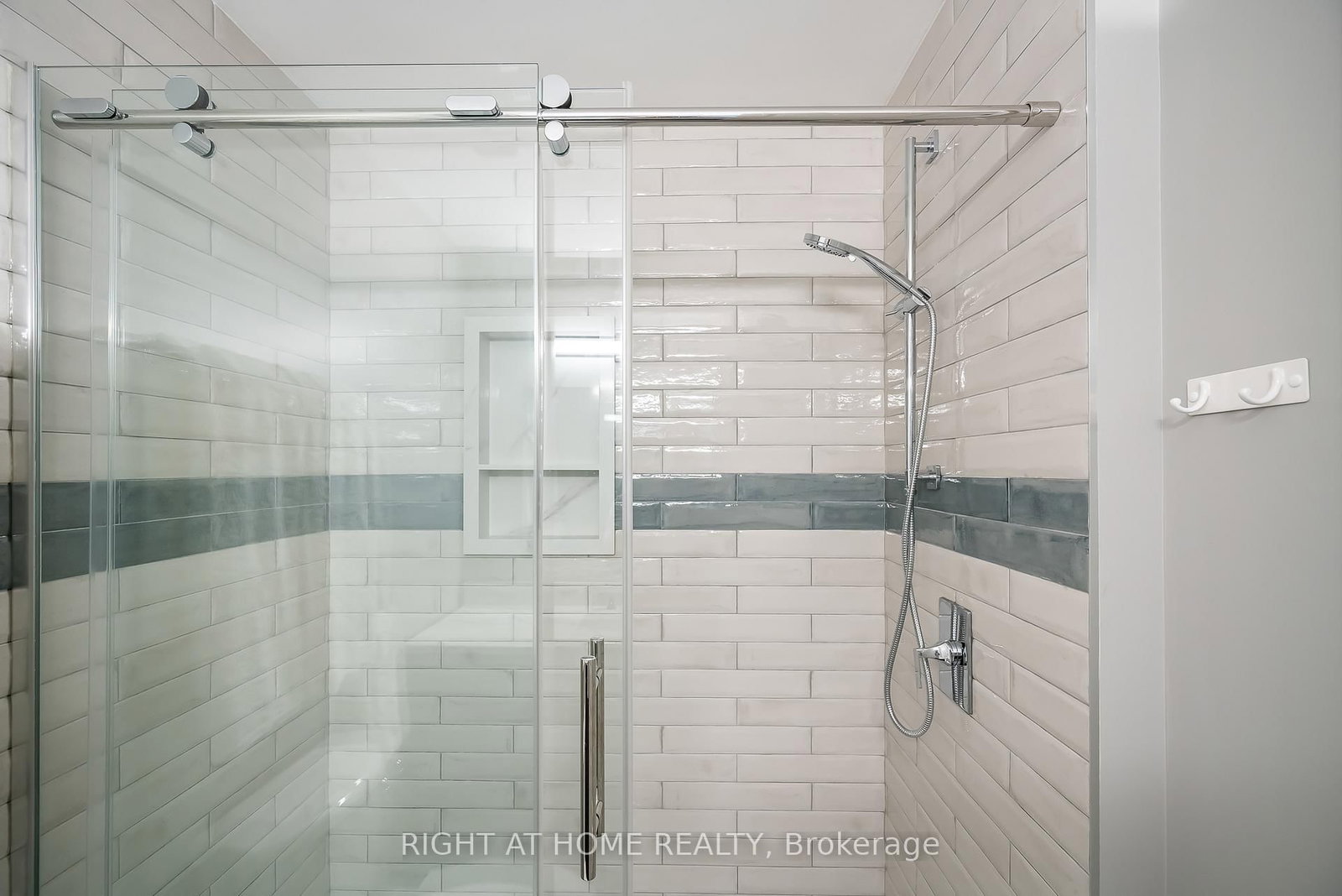 88 Lakeport Road, Unit 33 - Photo 28