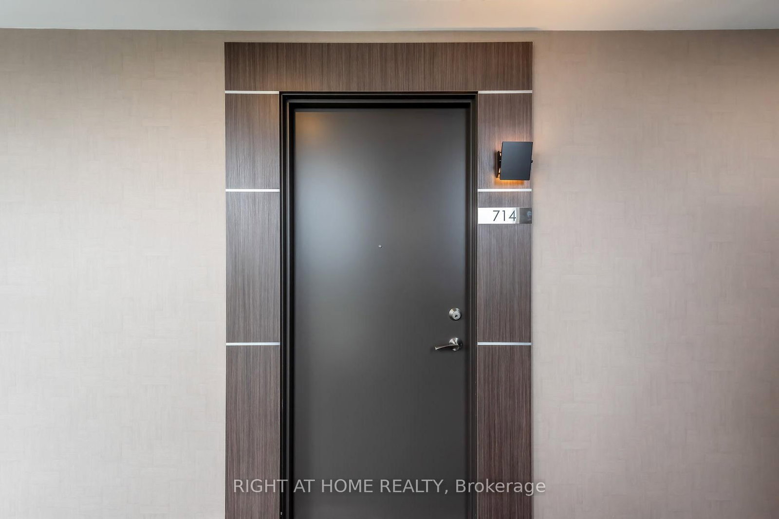 550 North Service Road, Unit 714 - Photo 4