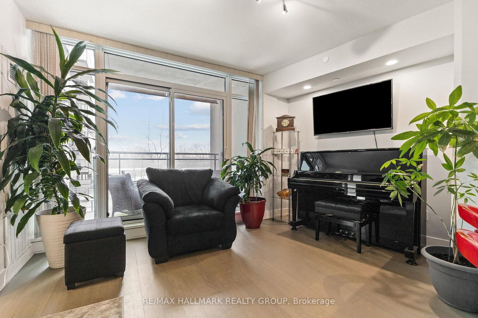 411 Mackay Street, Unit 418 - Photo 10