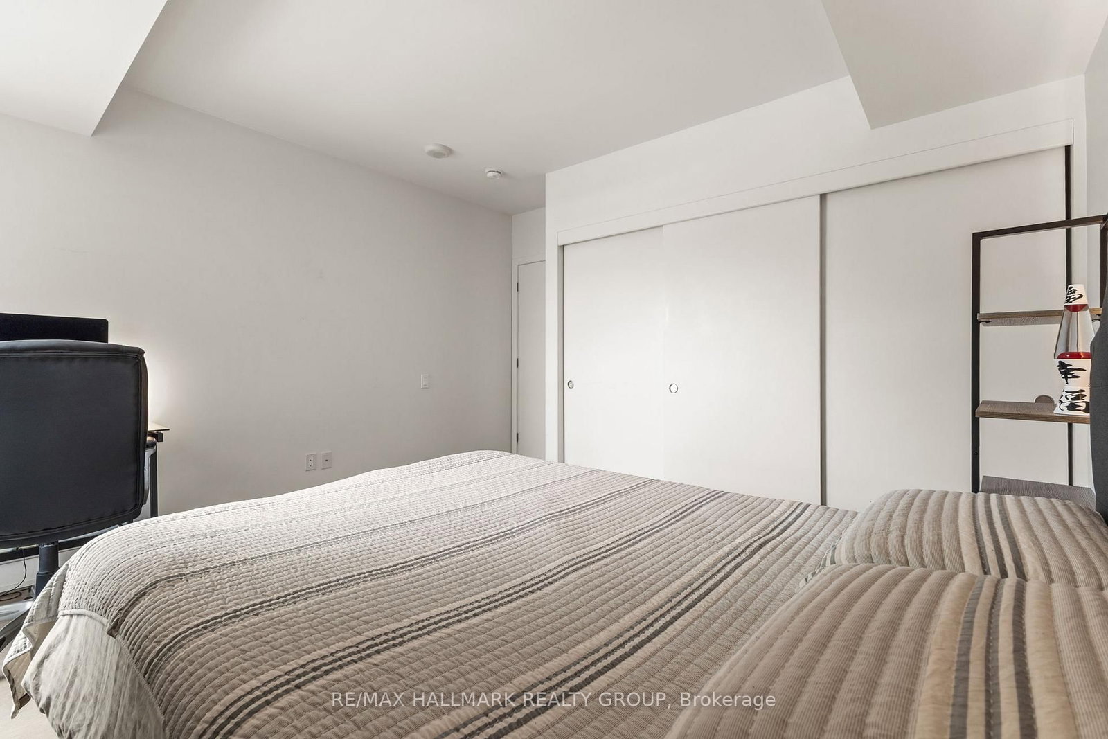 411 Mackay Street, Unit 418 - Photo 18