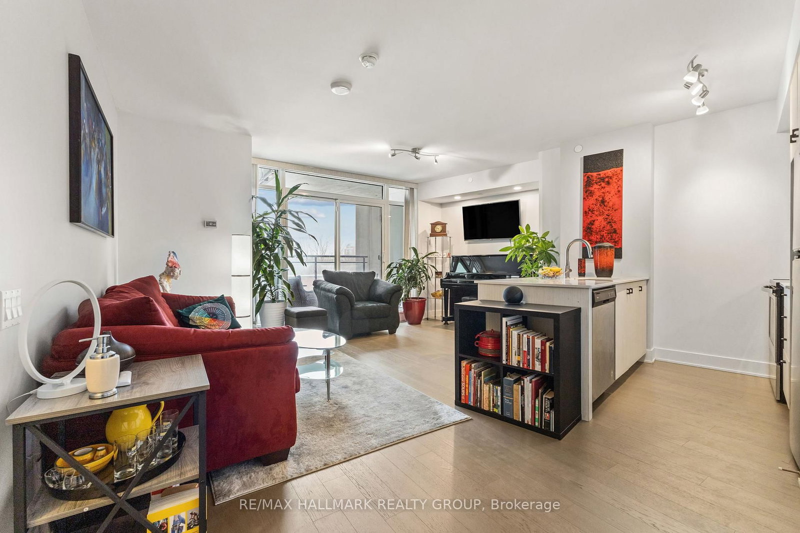 411 Mackay Street, Unit 418 - Photo 5