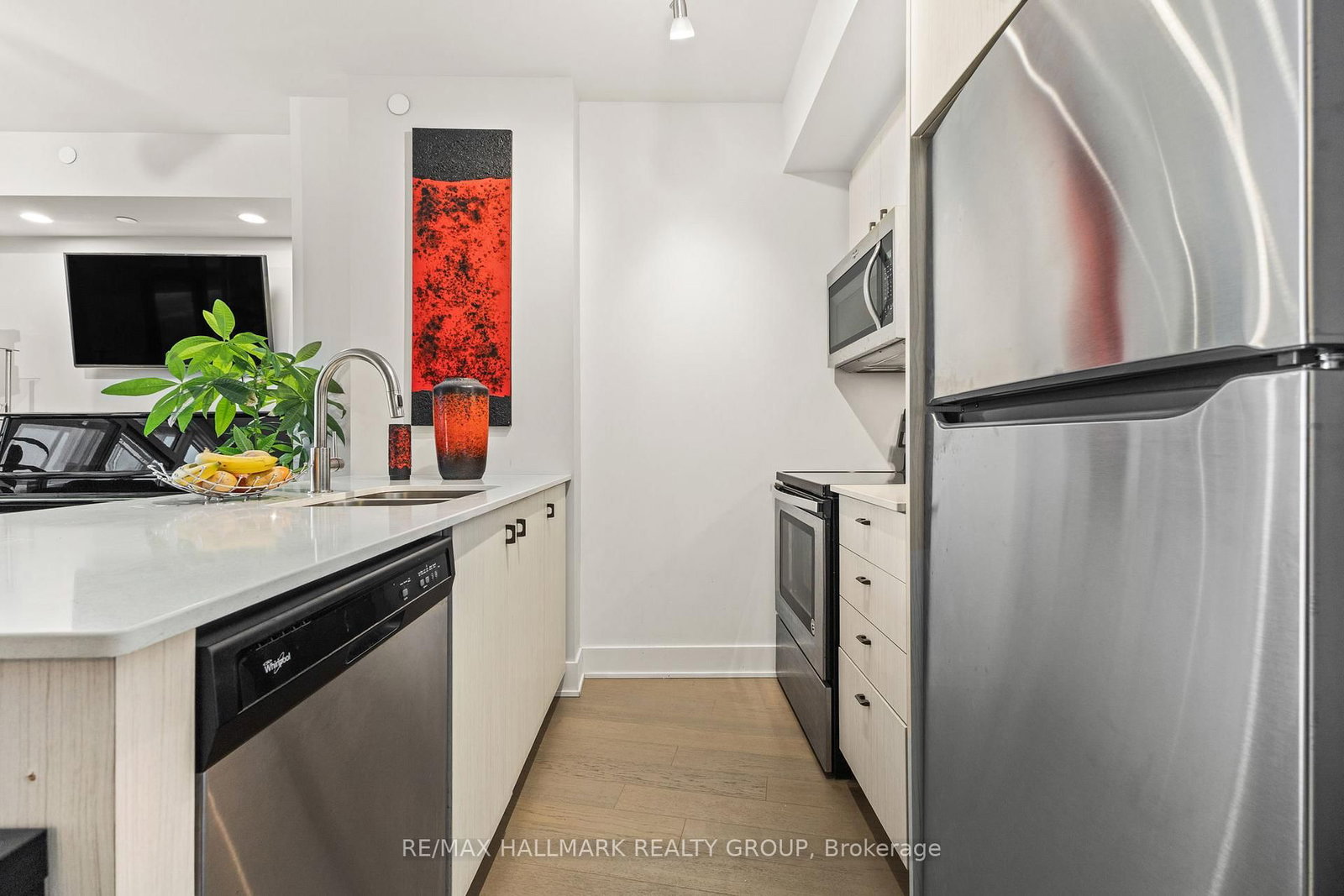 411 Mackay Street, Unit 418 - Photo 8