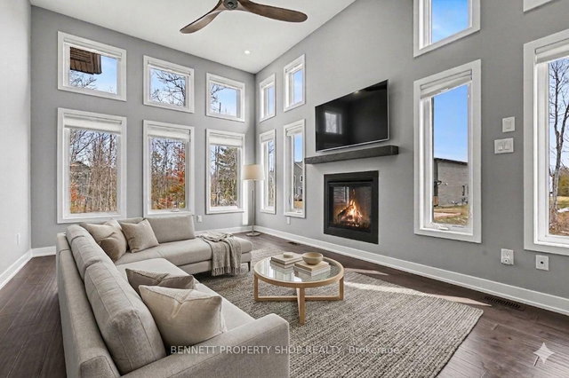 111 Frank Fisher Crescent