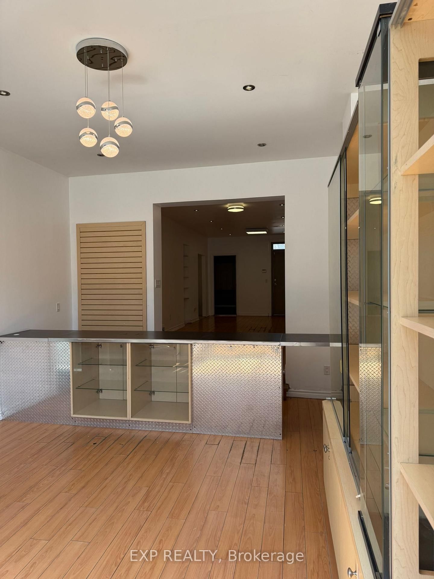 250 King Street W - Photo 5