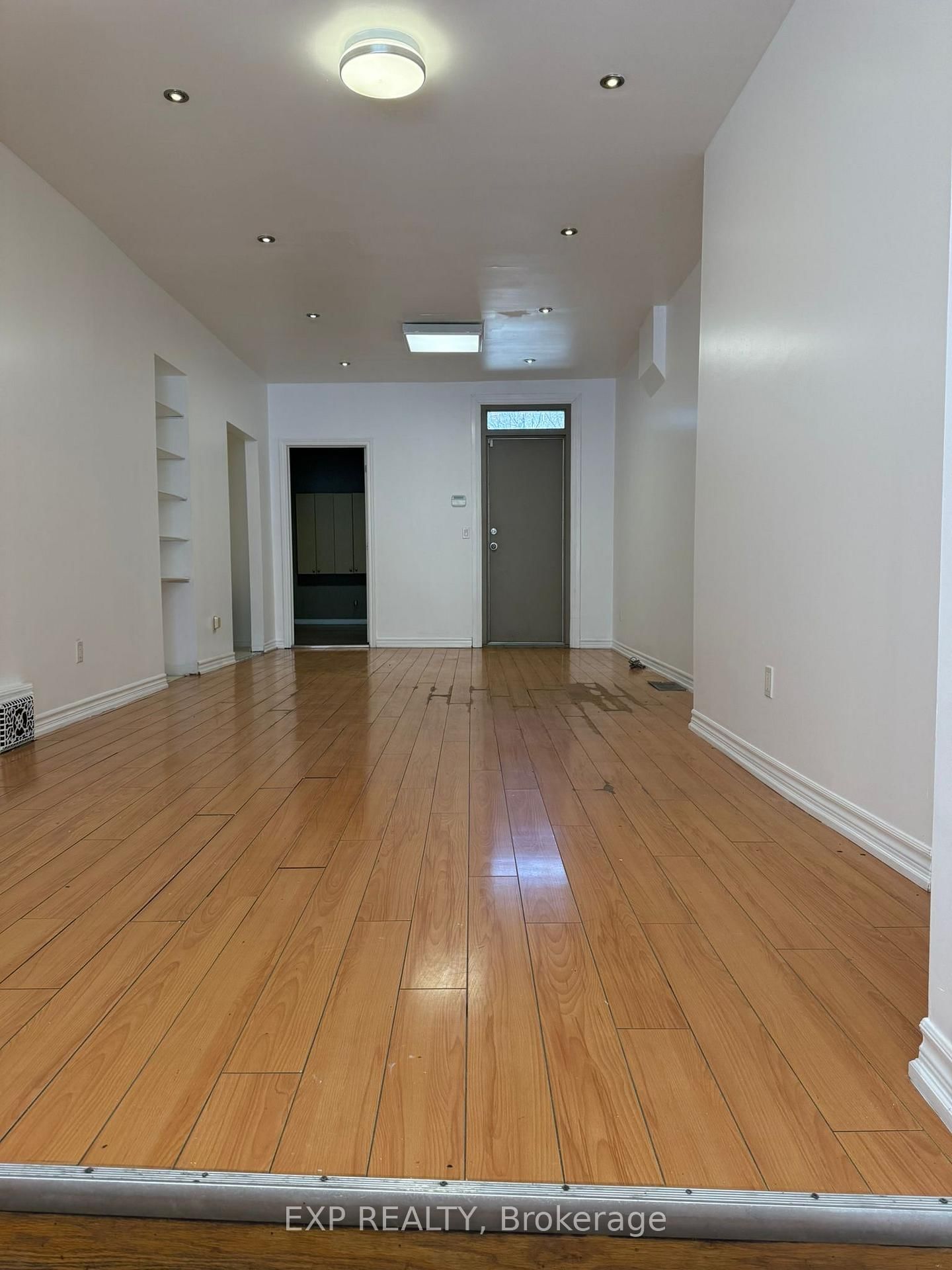 250 King Street W - Photo 9