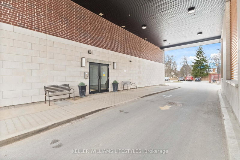 305 - 89 RIDOUT Street S